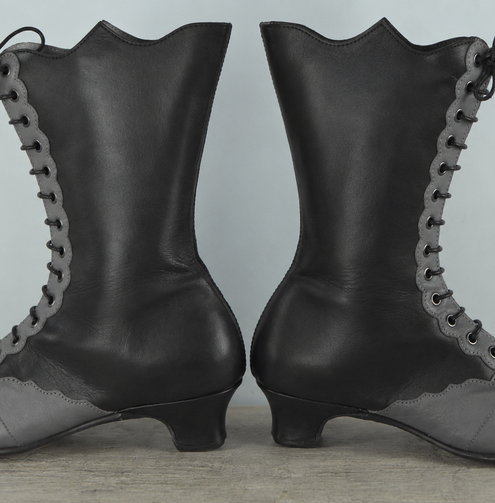 Black Flame Wrestling Boots with Patriotic Mask Design - Image 4
