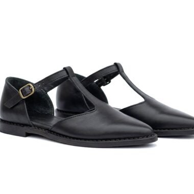Black Women's T-Strap Pointed Medieval Shoe – Black pair